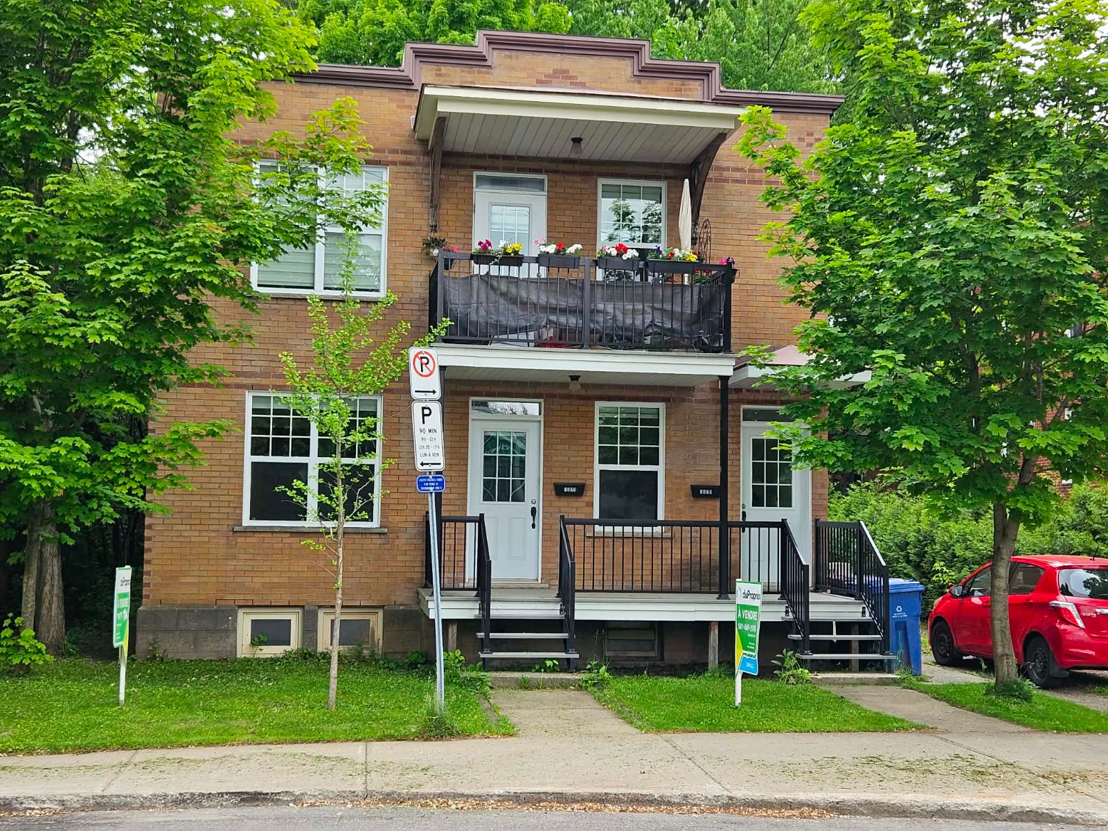 DUPLEX À VENDRE (St-Sacrement). Possibilité ajout de 3 logements — photo 1
