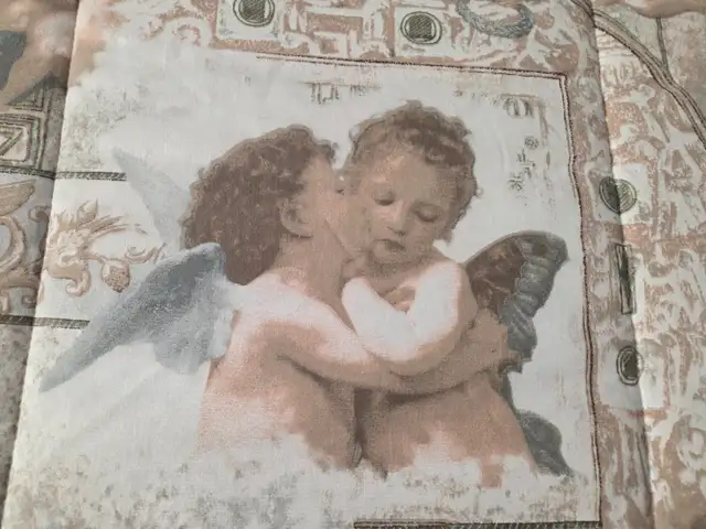 Angel Queen Comforter Set and Angel Mirror in Home Décor & Accents in Markham / York Region - Image 6