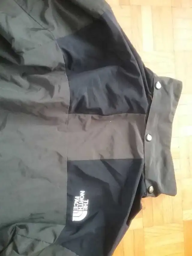 North face goretex jacket in Men's in Laval / North Shore - Image 10