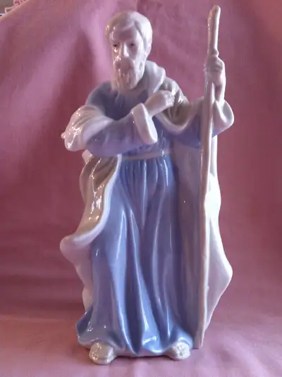 A BEAUTIFUL WELL MADE LARGE 11 INCHES TALL PORCELAIN FIGURINE OF MOSES IT IS IN PERFECT CONDITION IT...