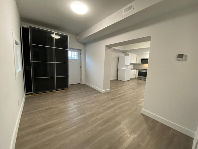 Large Bachelor Suite for Rent in Long Term Rentals in Oshawa / Durham Region - Image 2