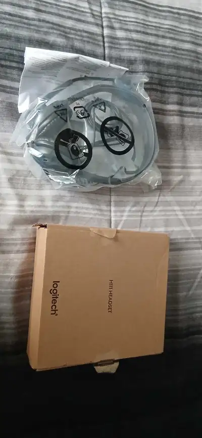 BRAND NEW Logitech H111 headset, still in its original packaging. It's designed for clear audio and...