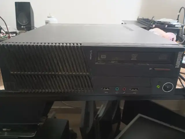 Thinkcentre in Desktop Computers in Medicine Hat - Image 2
