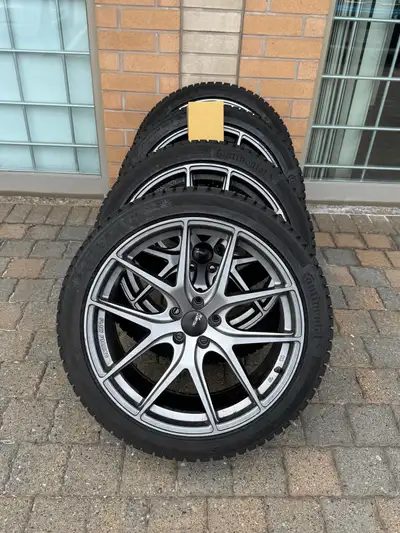Complete set of 4 Fast FC Tesla winter wheels from a 2022 Tesla Y. Includes lug nut set. Hub centric...