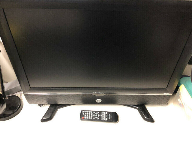 FS: IKEA BEKANT desk, Insignia 39 LED, ViewSonic 27 LCD N2750 in TVs in Ottawa - Image 4
