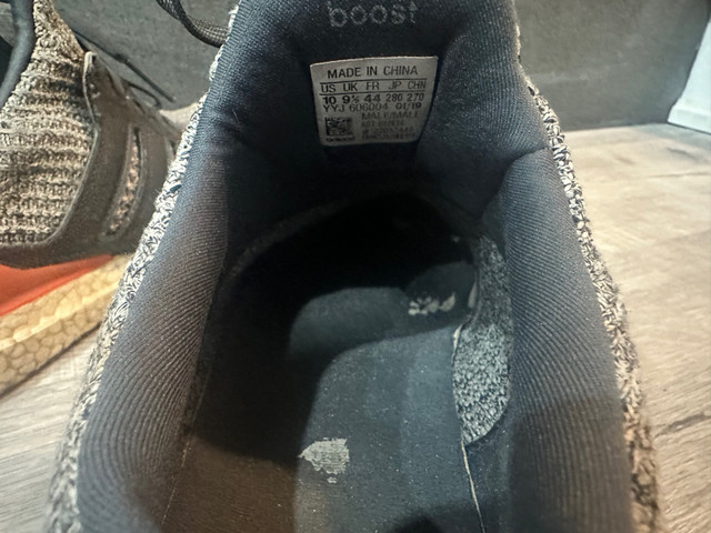 Size 10 Men’s Adidas Ultraboost Running Shoes in Men's Shoes in City of Toronto - Image 4