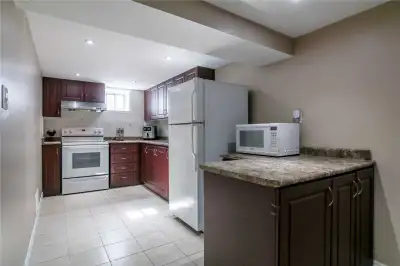 Room for rental - Lawrence & Warden $750/$850