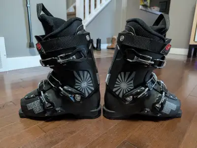 Nordica ski boot size 23.5, View more
