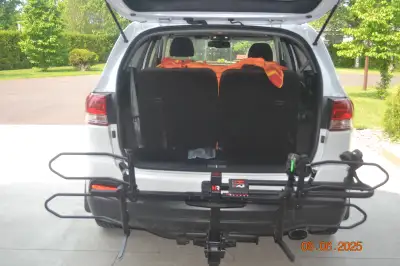 AUBAINE Fantastique Rack a Vélo Neuf n'a jamais servis cause santé, très bien coté très bien constru...