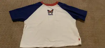 Levi’s butterfly  tshirt top 13-15 years old , View more