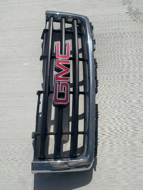 2007-13 GMC Sierra Grille oem gm in Other in Hamilton