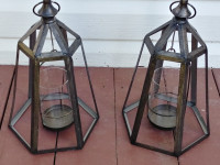 Deux belles lanternes pour l'extérieur ou l'intérieur à vendre.