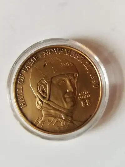 Gretzky Hall of Fame coin/with case and COA, View more