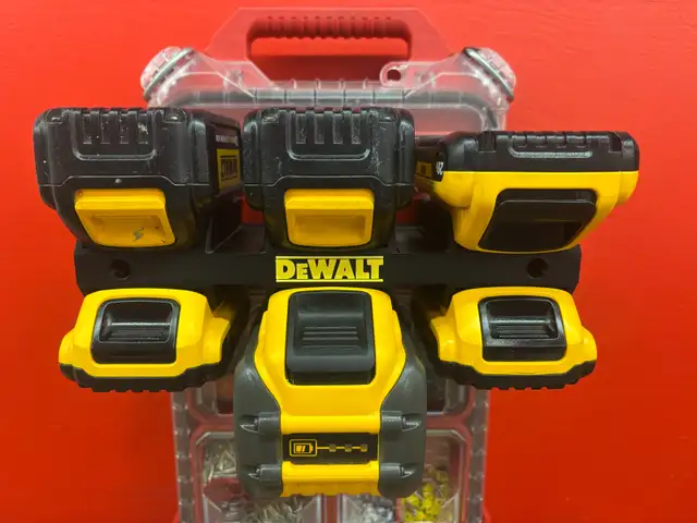 DeWalt Battery Wall Mount Holder 4/6 Batteries Optional Packout in Power Tools in Markham / York Region - Image 6