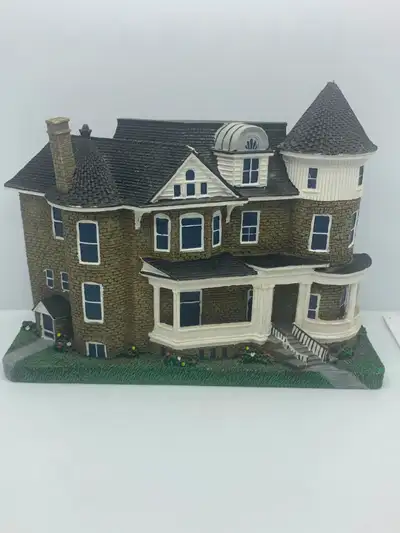 House Figurine - Catherine Karnes Munn - Homeward Bound - NS, View more