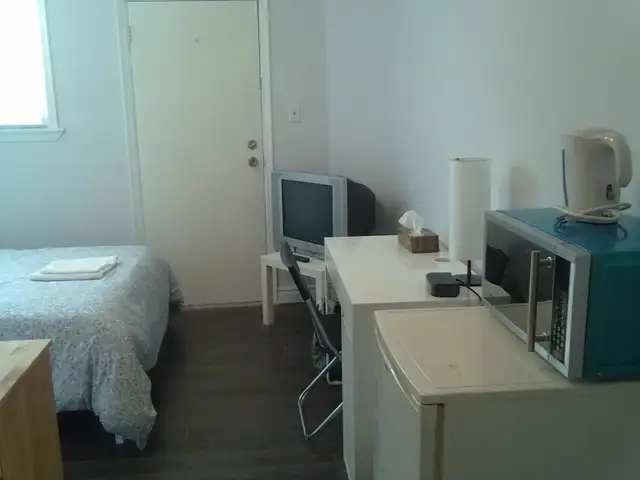Furnished Downtown Rooms and Studios63815786902403123