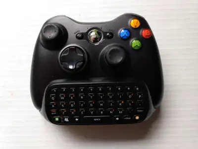 OFFICIAL XBOX 360 WIRELESS CONTROLLER WITH CHATPAD 360 KEYBOARD, View more