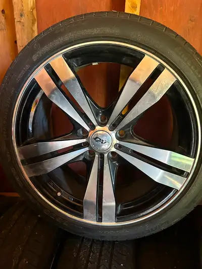 Selling used 18 Inch wheels and tires Wheels 5x114 Tires 225/45/R18 $850 OBO