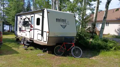 2504S- Sleeps 6 - queen murphy bed, bunk beds, convertible dinette. This unit has been well maintain...