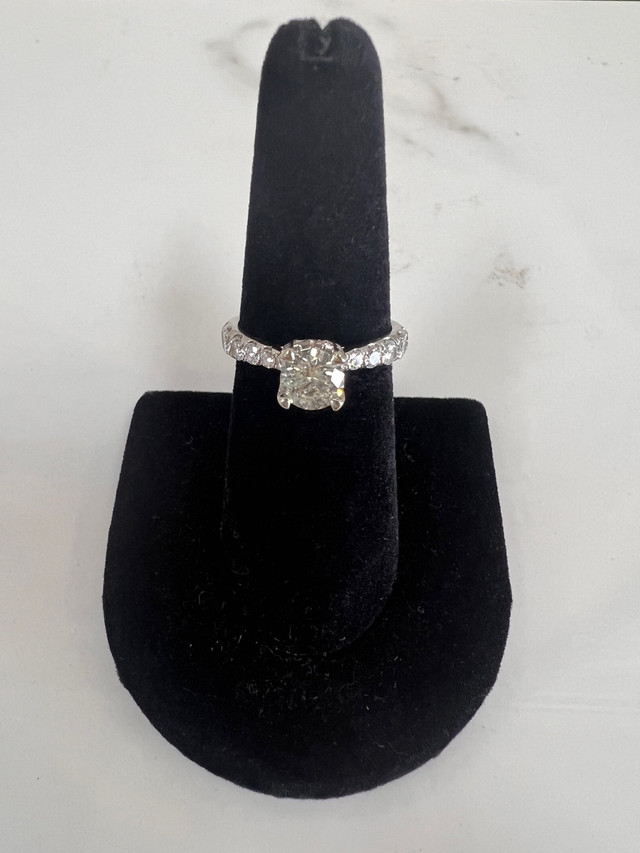 Stunning .85 CT  Centre Stone14K White Gold Engagement Ring in Other in Oshawa / Durham Region