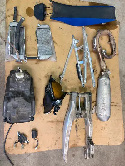 I only have the parts shown in the pictures. Parts in the pictures that are already sold are listed...