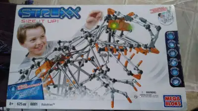 Mega Bloks Struxx Robotrixx 6001, over 620 pieces. missing 2 pieces: AM15605KM and AM15624JK ( show...