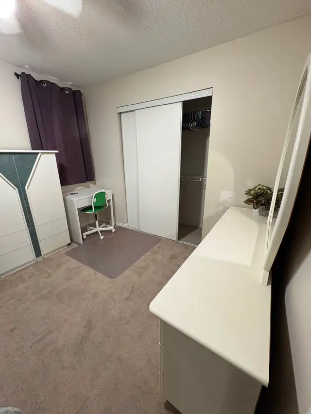 3 rooms rental - working Women/ ladies in Room Rentals & Roommates in Oshawa / Durham Region - Image 6
