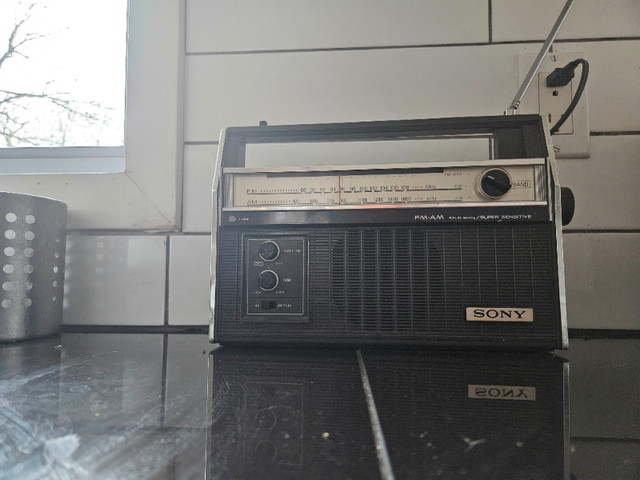 Radio transistor vintage dans Art et objets de collection  à Ville de Montréal