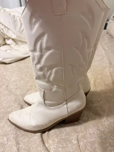 white cowboy boots, View more