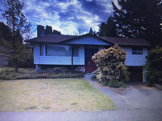 * Looking for another to share a 5 bdr house in Great area * in Room Rentals & Roommates in Delta/Surrey/Langley