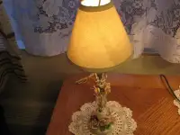 CERAMIC FLORAL ROSE LAMP.  416-483-1730