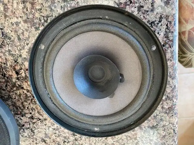 Lots of speakers and tweeters 2 1/2 - 12 inch for DIY or replace in Speakers in Markham / York Region - Image 9