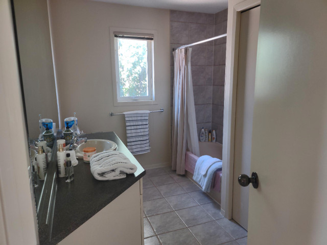 Room for rent Terwillegar in Luxury Home in Room Rentals & Roommates in Edmonton - Image 2