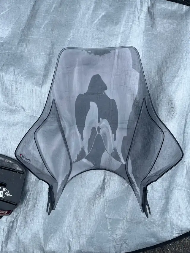 Puig motorcycle windscreen in Motorcycle Parts & Accessories in Ottawa - Image 4