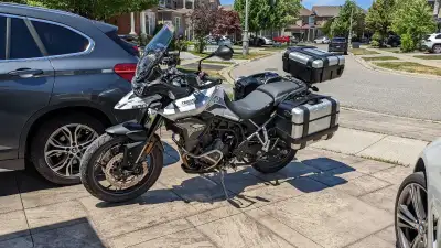 This high-specification 2021 Triumph Tiger 900 GT Pro is a range-topping, road-focused adventure mot...