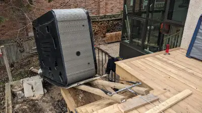 LR MOVING.....PROFESSIONAL, INSURED, SPA MOVING COMPANY SERVING LONDON AND AREA FOR OVER 20 + YEARS....