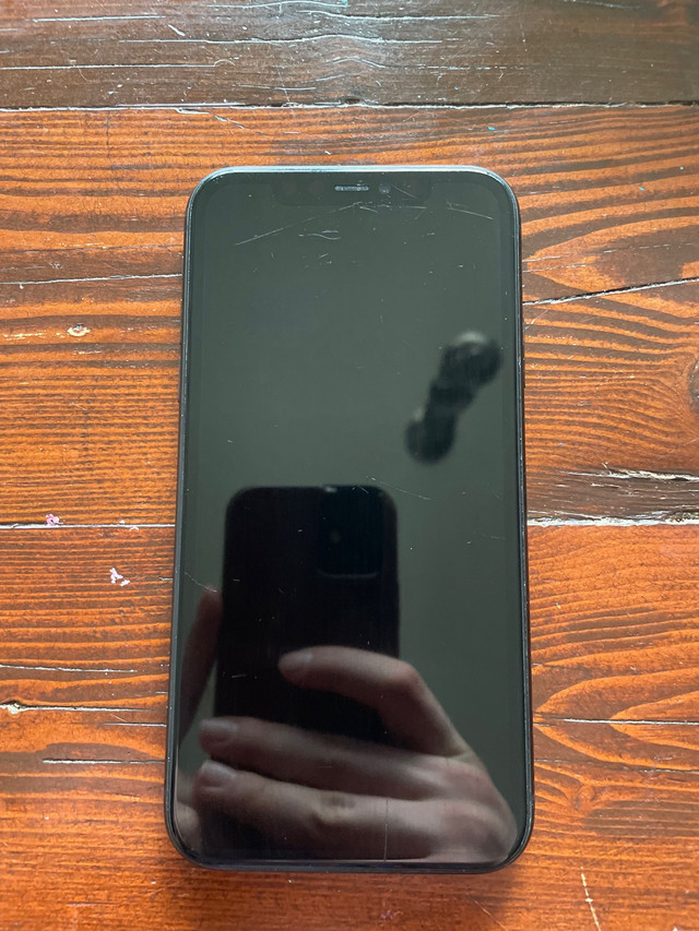 Apple iPhone 11 64GB in Cell Phones in Calgary
