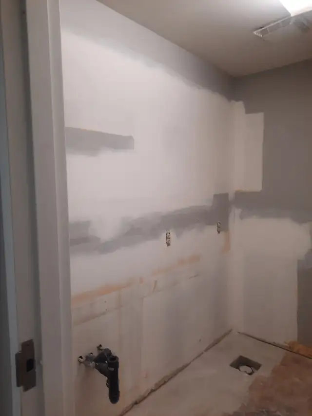 basements,reno,offices,light commercial. in Drywall & Stucco Removal in Calgary - Image 3