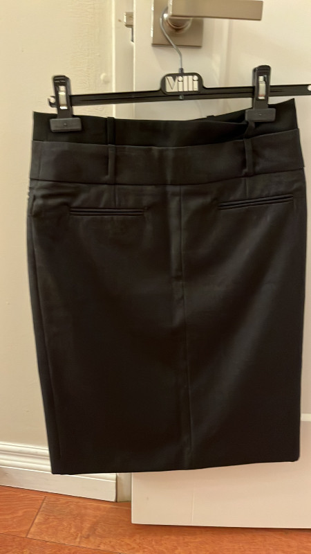Ladies Joseph dark grey wool pencil skirt in Women's - Dresses & Skirts in City of Toronto - Image 3