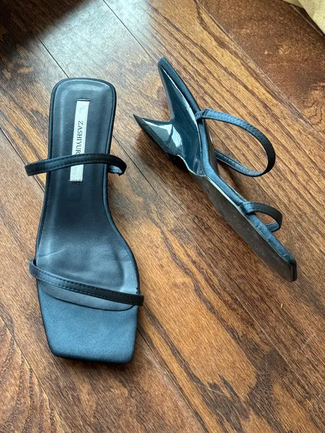Strappy Open-Toe Heels – 5cm Unique Heel, Blue, Size 6 in Women's - Shoes in City of Toronto - Image 2