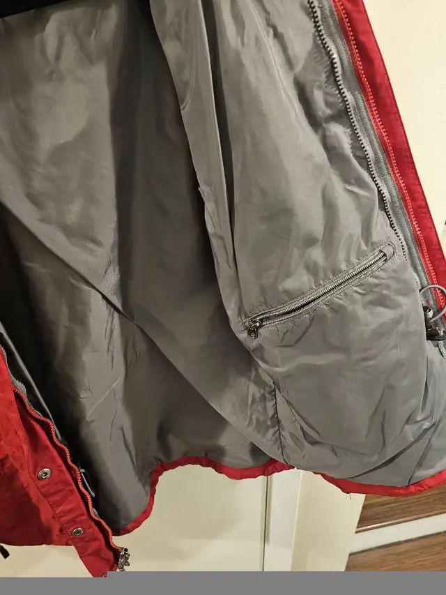 north face shell jacket hyvent  medium in Women's - Tops & Outerwear in Edmonton - Image 4