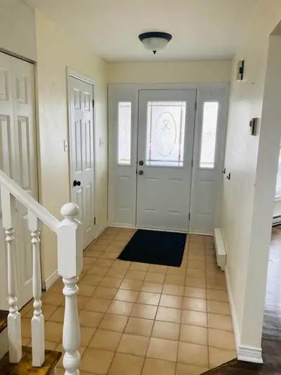 Cozy 4 bedroom unit home in a safe and serene neighborhood with walking trails at Lakeside/Timberlea...