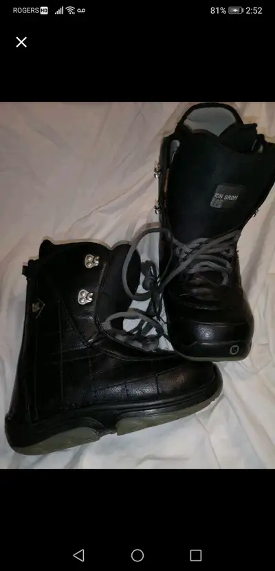 BURTON SNOWBOARD BOOTS MENS SIZE 7 WOMENS SIZE 8.5-9, View more