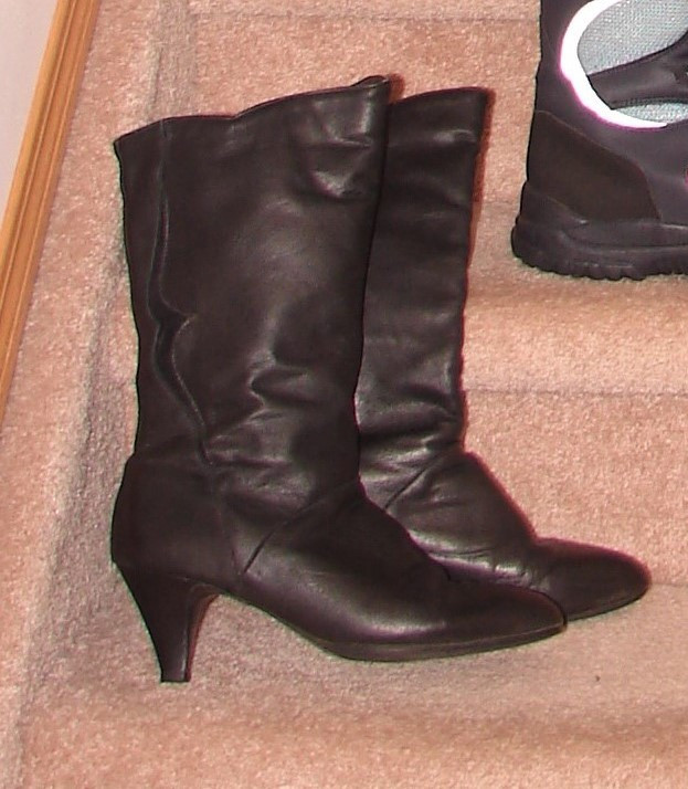 Ladies Footwear incl. Boots & New Slippers - sz 9.5 in Women's - Shoes in Strathcona County - Image 4