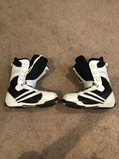 Adult/ Teen Men’s White Morrow Snowboard Boots (Size 10), View more