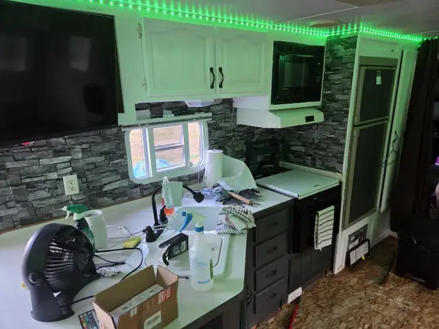 2002 conquest camper in Travel Trailers & Campers in Fredericton - Image 3