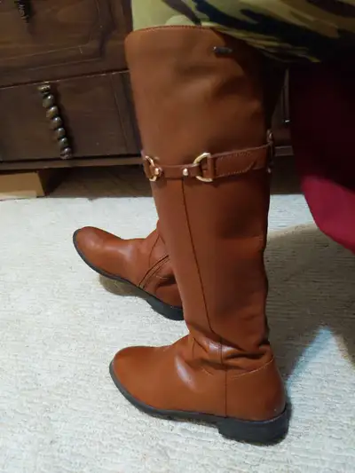 leather Clark boots size 7, View more