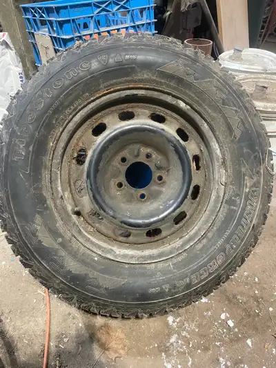 Firestone winterforce winter tires 225/70r 16 Came off 2006 Toyota highlander Roughly 3/16” tread le...