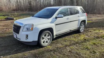 4cyl automatic, great commuter vehicle. Interior like new, good tires and brakes. Backup camera, a/c...