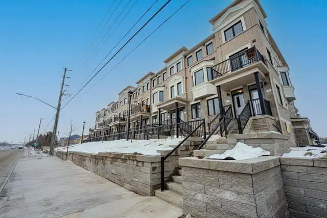 Townhouse For Rent Brampton